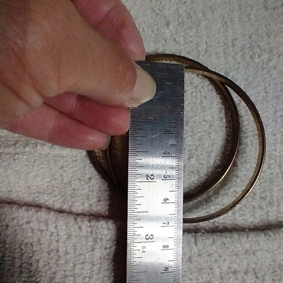 Goldtone black 🖤 crystal 🔮 huge large hoop wire earrings - Picture 2 of 4